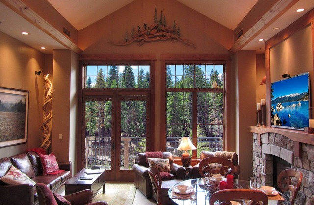 True Ski-In/Out NS Village, 70" TV, Indoor Parking, Elevator, Vaulted Ceilings