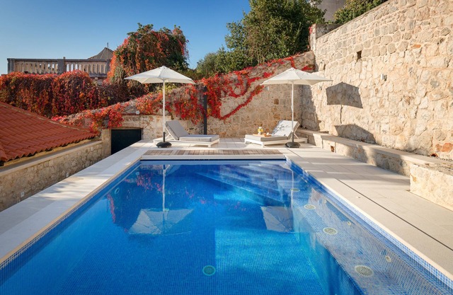 Truly Luxurious Villa next to Old Town, Pool, 4 bedrooms in Mediterranean style