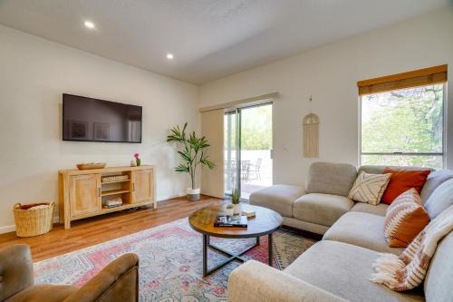Tucson Foothills Oasis Near Hiking Trails!