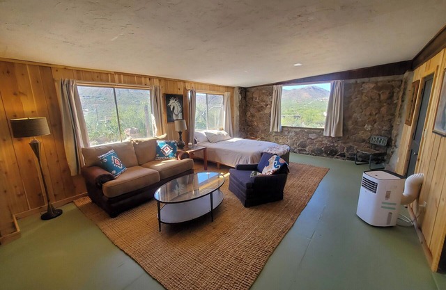 Tucson Historic Ranch Unique Artist Loft with Panoramic View