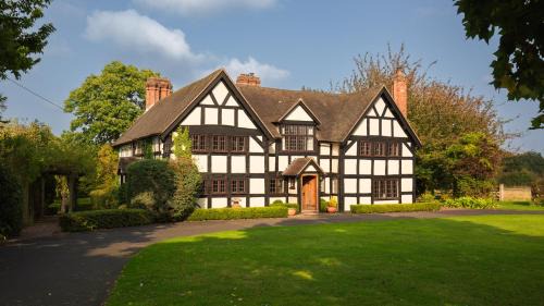 Tudor Manor