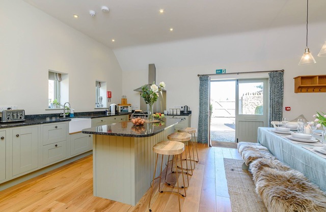 Tull - sleeps 8 guests in 4 bedrooms