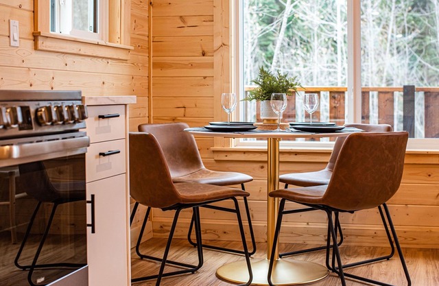 Tundra Lodge - Alpha Mountain Lodging + Sauna