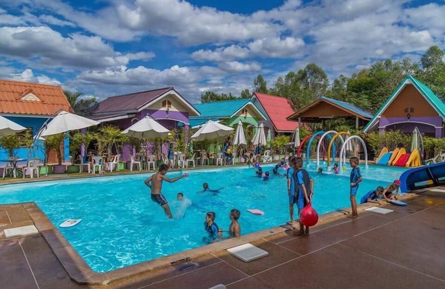 Turfan Hotel and Tigger Park