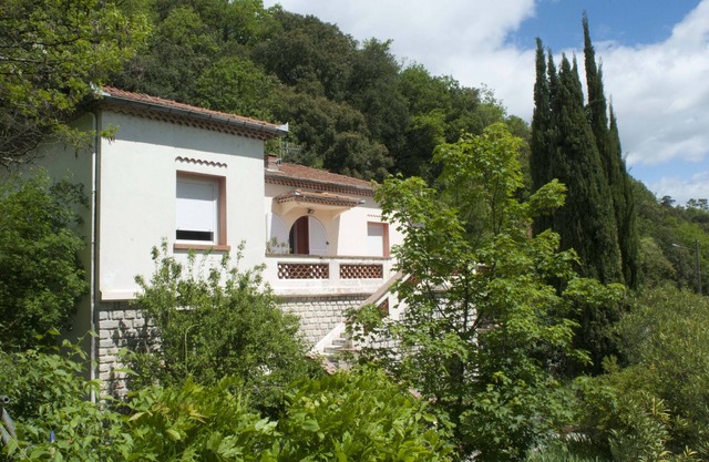 Tuscan-inspired villa in the Cévennes with terraces, pool garden and gîte