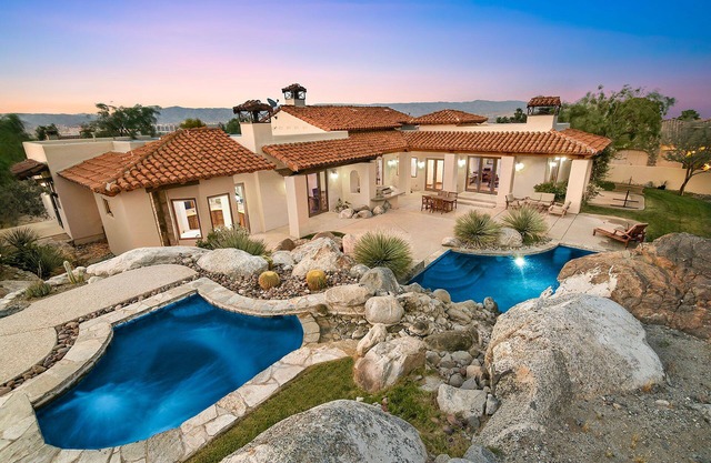 'Tuscany Retreat' Up close mountain views