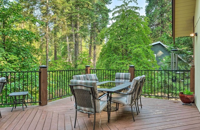 Twain Harte Mountain Cabin w/Deck - 3 Mi to Dtwn