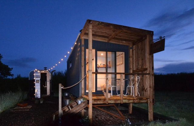 Twin Barn Shepherd’s Huts