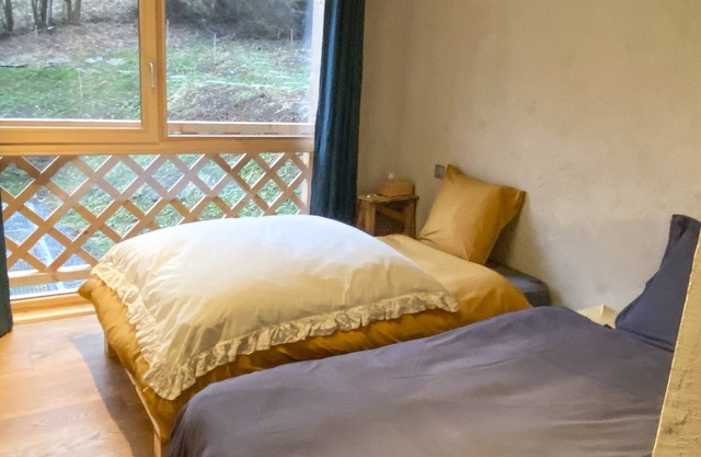 Twin bed and breakfast with garden and mountain vi