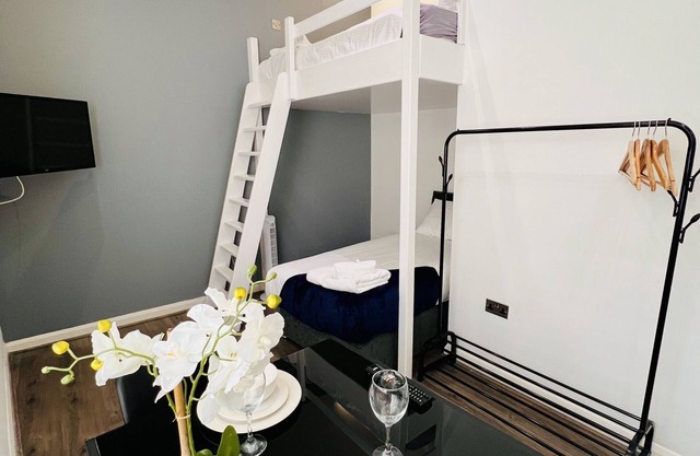 Twin Loft Studio Apartment with a private En-suite shower room