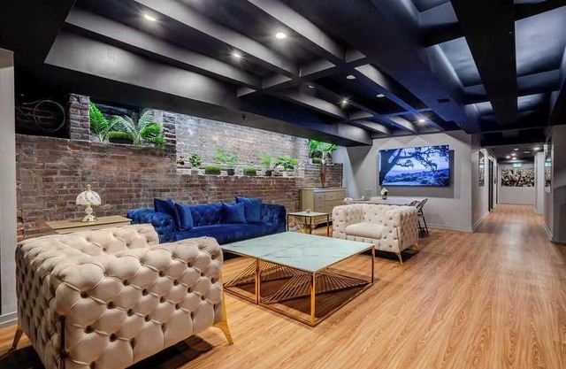 Twin Nest – Berri-UQAM Stay