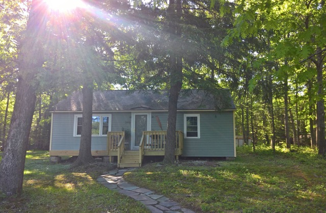 Twin Pines Cottage, a cozy and relaxed vaction awaits