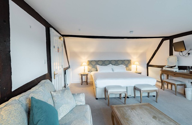 Twin Room Premium En Suite with Bath