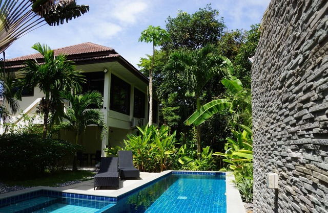 Twin Villas Swimming 