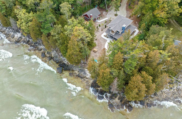 Two adjacent Lakefront Cottages in Door County on Lake MI w/Accessible features