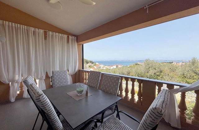 Two-Bedroom Apartment with Sea View Artmare