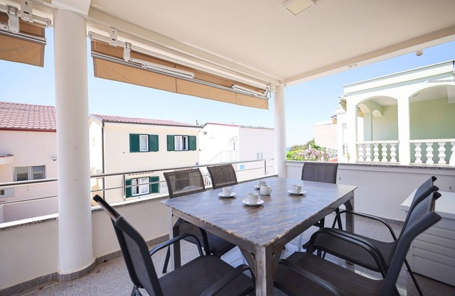 Two bedroom apartment near beach Petrčane, Zadar (A-3285-b)