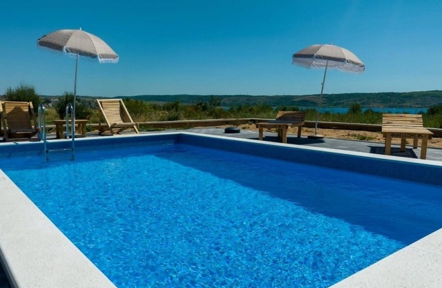 Two bedroom apartment with terrace Rtina - Stošići, Zadar (A-21450-b)