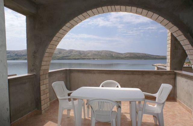 Two bedroom apartment with terrace and sea view Zubovići, Pag (A-4130-a)