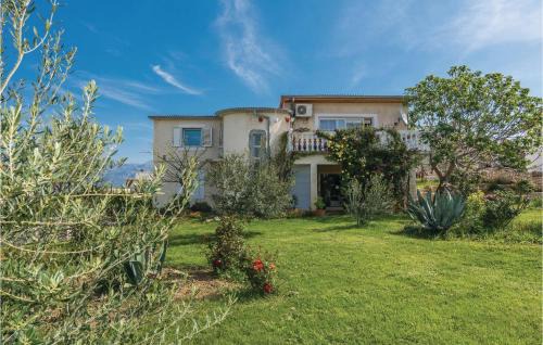 Two-Bedroom Apartment In Razanac