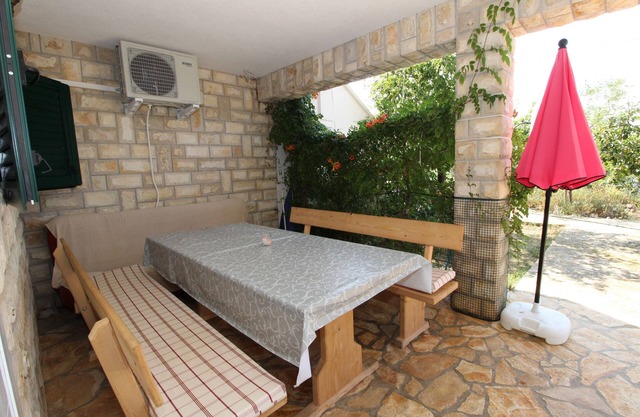 Two bedroom apartment near beach Mandre, Pag (A-4084-b)