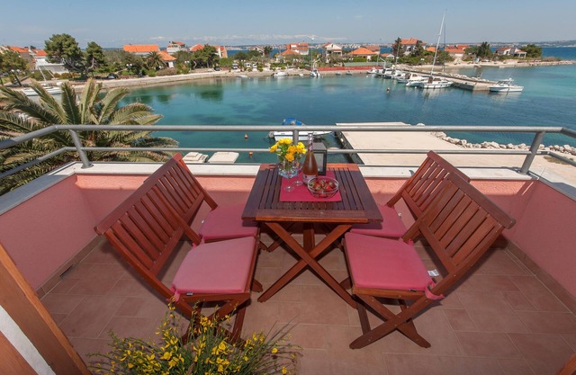 Two bedroom apartment near beach Poljana, Ugljan (A-8432-c)