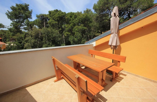 Two bedroom apartment with terrace Artatore, Lošinj (A-8022-d)