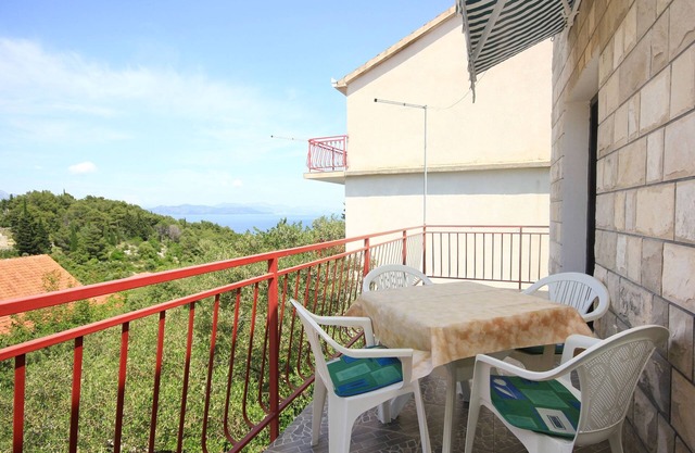Two bedroom apartment with terrace and sea view Trpanj, Pelješac (A-10083-c)