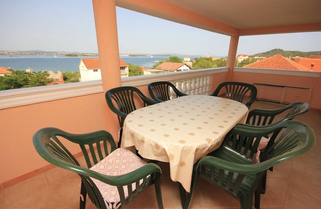 Two bedroom apartment with terrace and sea view Kraj, Pašman (A-331-c)