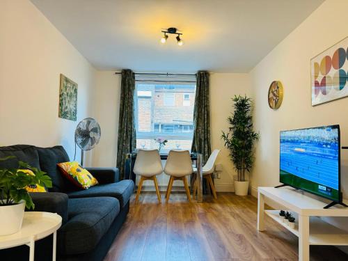 Two Bedroom Flat for Six Guests