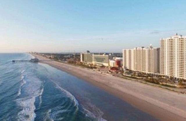 Two Bedroom, Lock 0ff, Ocean Front, Luxury Condo, Daytona Beach, FL 2523297