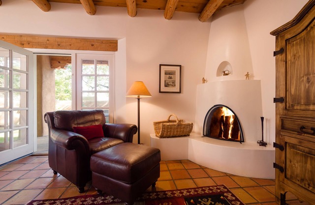 Two Bedroom, Three Bathroom, Elegant Adobe Home. Walk To Plaza!