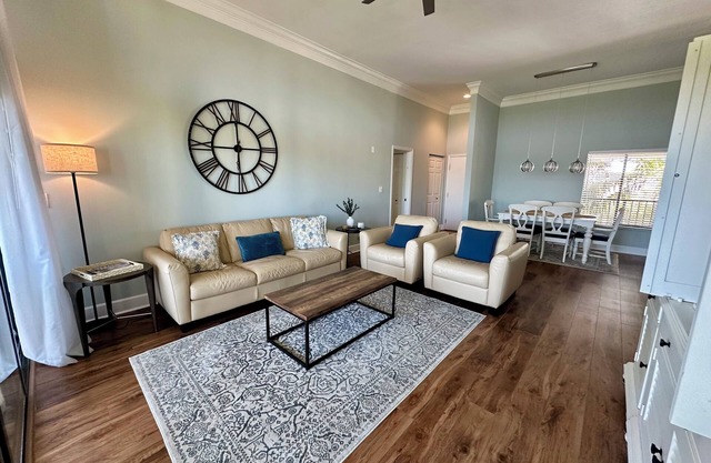 Two bedroom/Two bathroom Penthouse Beach Condo