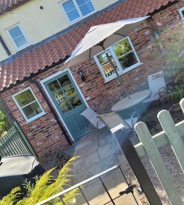 Two Bedroomed House near Newark & Grantham