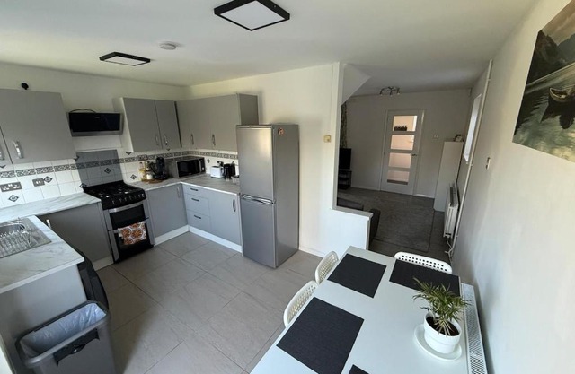 Two-bedrooms Newly refurbished central