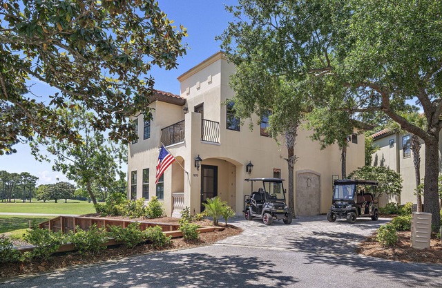 Two Golf Carts ~ Golf Course Views ~ Community Pool