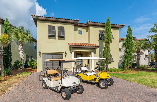 Two Golf Carts ~ Near Pool ~ Family Friendly