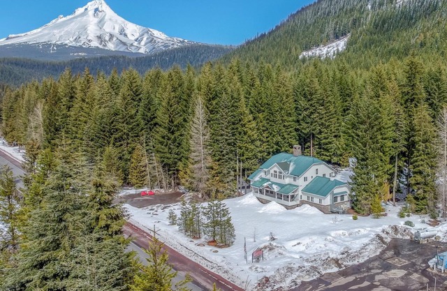 Two Government Camp Lodge's Hot Tubs, Room for the Whole Family!