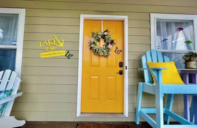 TWO Lake Houses, Sleeps 20, 2 HUGE gAmE rOoMs 407