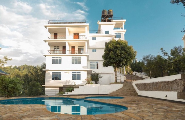 Two Mountains Lodge Block B4