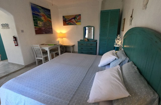 Two Palms Apartment - Only 80 meters from the ocean!