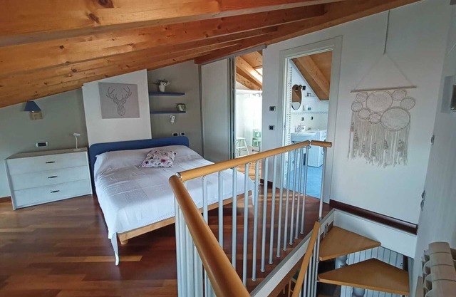 Two-room apartment in the historic center, wonderful view of lake and mountains.
