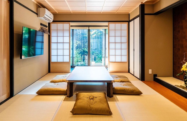 Two stops from Kyoto Station 5 minutes walk from /Kyoto Kyōto