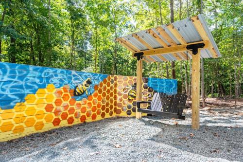 Two Tree Houses - Beehive & H20