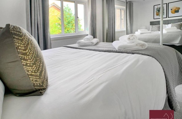 Twyford - Modern 2 Bedroom House - With Garden