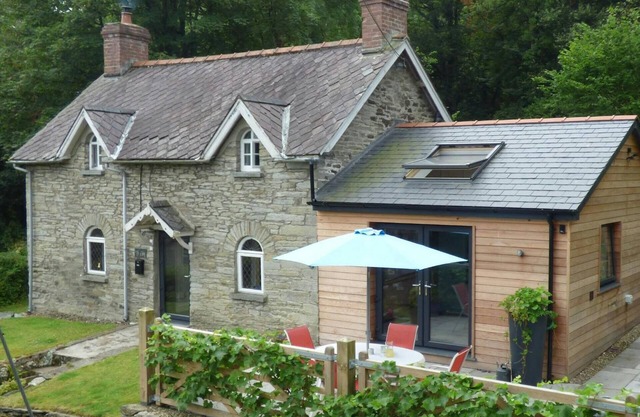 Ty Cam, Abercych - Two Bedroom Cottage, Sleeps 4
