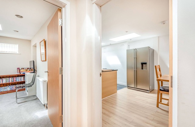 TY CASTELL, pet friendly, country holiday cottage in Caernarfon