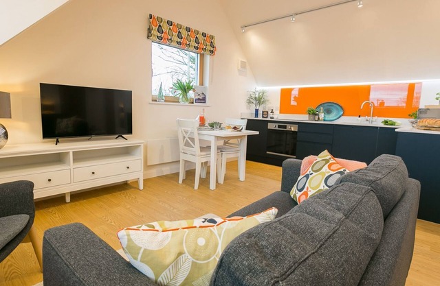 Ty Haul - sleeps 2 guests in 1 bedroom