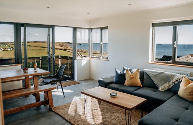 Ty Melyn, Newgale