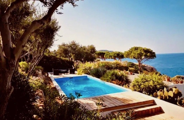 Typical Corsican Villa with breathtaking sea views, heated swimming pool !